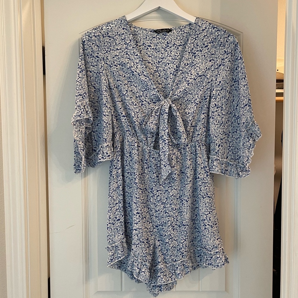 Simplee blue floral tie front romper
